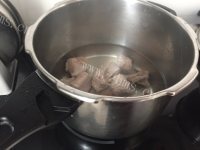 独特的海带排骨汤做法图解3)