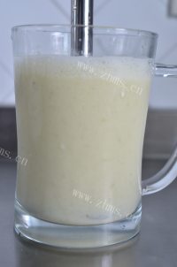 自制香蕉煎饼做法图解3)