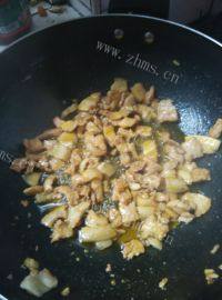 冬笋炒肉做法图解5)