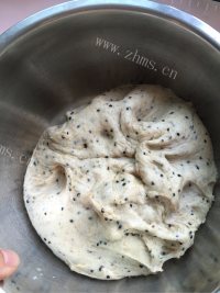 自制黑芝麻全麦面包做法图解2)