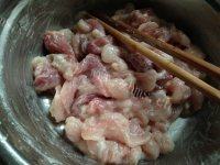 色味俱佳的茭白炒肉片做法图解3)