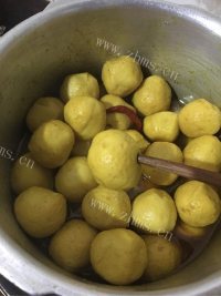 独特的咖喱鱼蛋做法图解9)