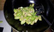 绿色食物蒜香丝瓜