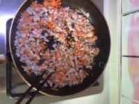 美味的番茄肉酱面做法图解4)