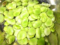 简易蚕豆火腿球做法图解1)