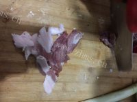 诱人的蘑菇炒肉做法图解3)