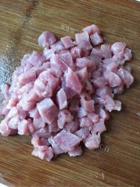 自制香菇肉酱做法图解1)