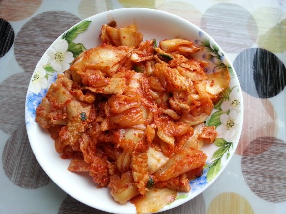 珍馐美味的辣白菜炒五花肉