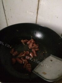 家常菜荷兰豆炒腊味做法图解2)