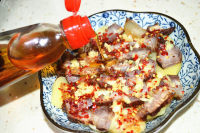腊肉蒸土豆做法图解8)