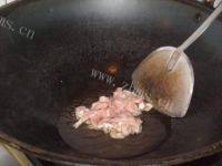 自制茭白辣椒炒肉丝做法图解3)