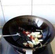 美味的爆炒花蚬子做法图解3)