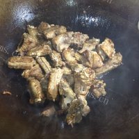 特下饭的红烧排骨做法图解3)