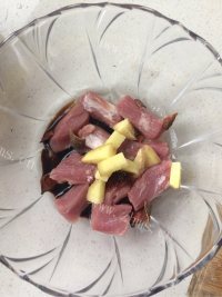美味的鲜肉粽做法图解3)