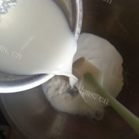美味营养的炸鲜奶做法图解4)
