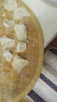 美味的鲜肉馄饨做法图解3)
