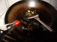 「DIY美食」苦瓜炒肉片做法图解7)