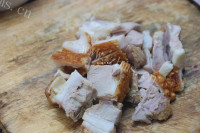 蒜香东头烧肉做法图解4)
