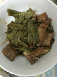 美味扁豆角炖肉做法图解9)