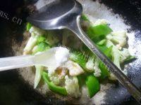 花菜大豆蛋白炒尖椒（简单版）的做法图解八