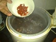 美味的香浓腊八粥做法图解5)