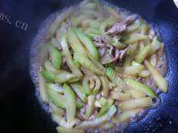 家常菜西葫芦炒肉丝