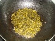 家常菜咸菜炒猪肝做法图解3)