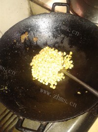 美味的番茄玉米粒做法图解3)