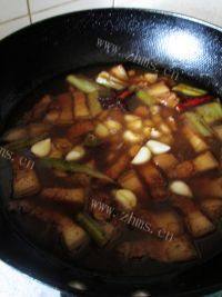 家常大蒜子烧肉做法图解10)