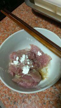 家常菜青瓜炒肉片做法图解1)