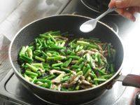 家常菜苔苔苔炒肉丝做法图解8)