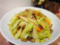 家常菜芹菜胡萝卜炒肉丝