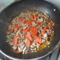 胡萝卜香菇炒肉丝的做法图解九