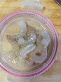 美味的翡翠虾仁做法图解1)
