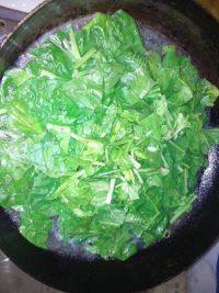简单的菠菜蛋花汤做法图解5)