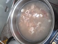 鲜香的新鱿鱼干瘦肉汤的做法图解六