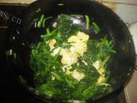 「家有大厨」菠菜炒鸡蛋做法图解5)