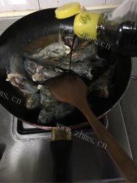 色泽诱人的红烧塘鳢鱼做法图解9)