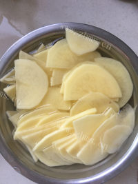 好吃的尖椒豆豉炒土豆片做法图解3)