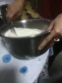 美味的马芬蛋糕做法图解5)