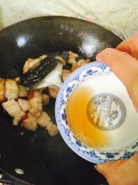 家常菜萝卜炖肉做法图解4)