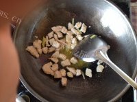 家常菜蒜薹炒肉做法图解4)