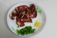美味的腊肠焖饭做法图解4)