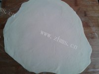 食欲满满的葱油饼做法图解4)