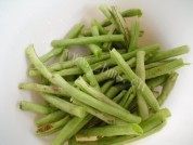 家常菜番茄炒豆角做法图解2)
