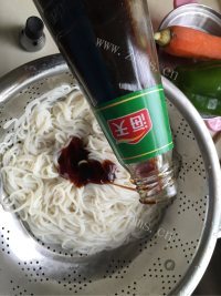 海鲜炒粉做法图解5)