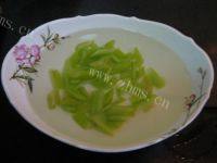 简易的凉拌芹菜花生米做法图解5)