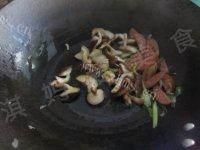 家常菜芹菜炒香菇做法图解6)