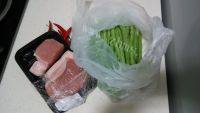 在家做的四季豆炒肉做法图解1)