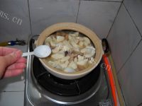 完美的砂锅蛋白炖肉做法图解8)
